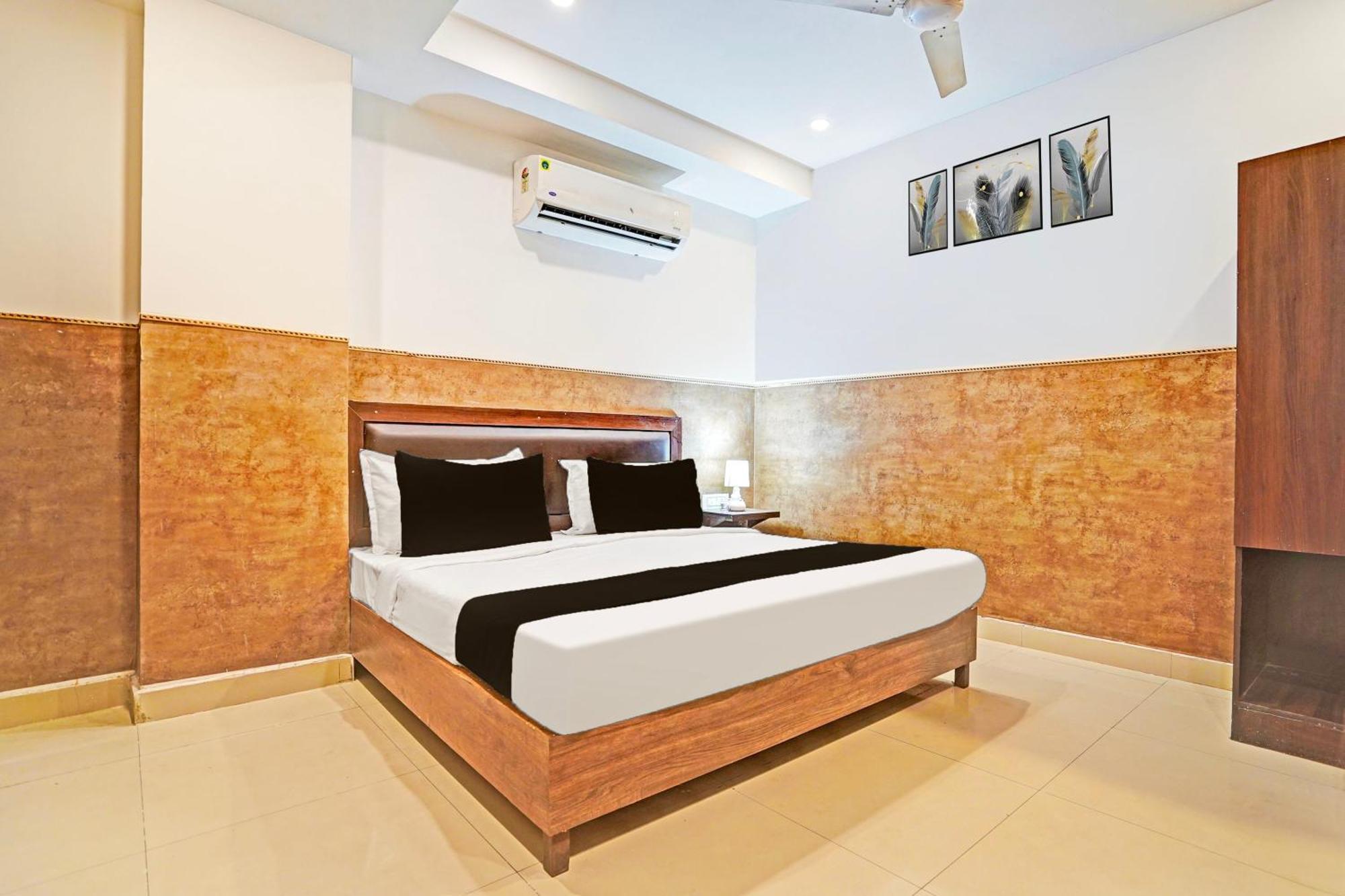Collection O Tilak Nagar Near Pacific Mall Дели Экстерьер фото